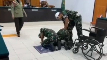 2 Oknum TNI Kurir Sabu Menangis Usai Divonis Penjara Seumur Hidup Dan Dipecat