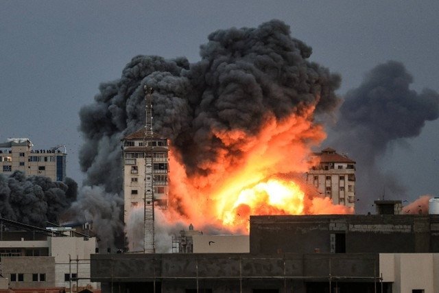 Amerika Serikat dan Inggris Dukung Israel Bombardir Hamas : Kirim Kapal Induk Dan Jet Tempur
