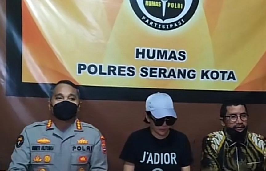 Batal Jadi Tersangka, Nikita Mirzani Urungkan Niatnya Laporkan Anggota Kepolisian Penjemputan Paksa