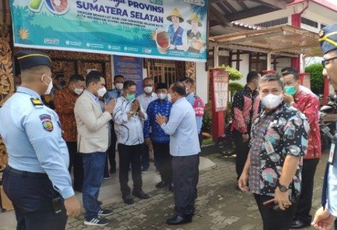 Bina Darma Support 8 Unit Komputer untuk Andikpas LKPA Kelas I Palembang
