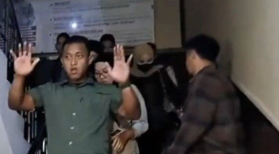 Bodyguard Atta Halilintar Mengancam Jurnalis di Polres Jakarta Selatan, Minta Maaf Setelah Viral