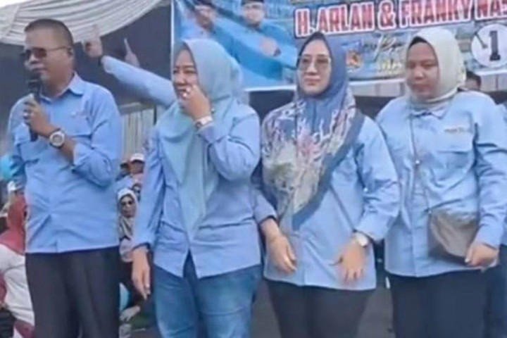 Calon Wali Kota Prabumulih Perkenalkan Empat Istri Saat Kampanye