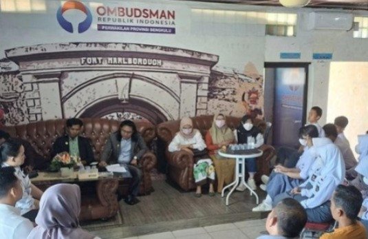 Dipermalukan dan Dirundung, 11 Siswa SMAN Diberhentikan Sepihak Protes ke Ombudsman