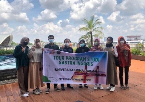 Gelar Praktek Perkuliahan, Mahasiswa UBD Tour Hotel dan Wisata di Palembang