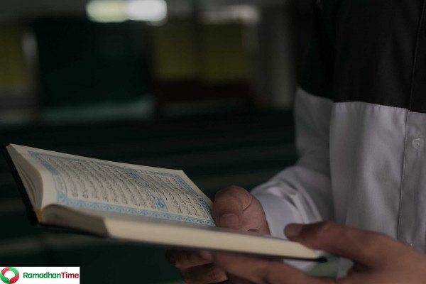 Kiat Mengahatamkan Al-Qur'an Pada Bulan Ramadhan