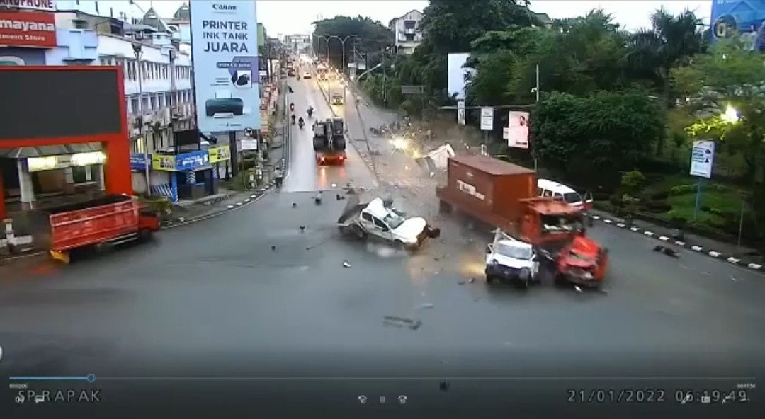 Kronologi Kecelakaan Maut di Simpang Rapak Balikpapan