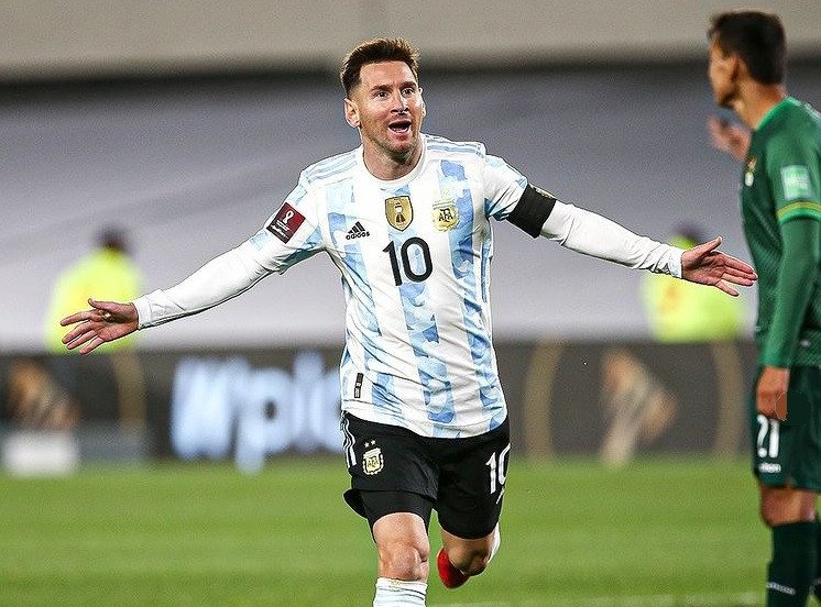 Lingkaran - Lionel Messi Hattrick, Argentina Taklukan Bolivia