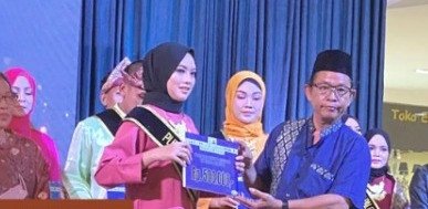 Mahasiswa Universitas Bina Darma Putri Nabila Sari Berhasil Melaju ke Babak Grand Final Putra Putri Palembang Darusallam 2022
