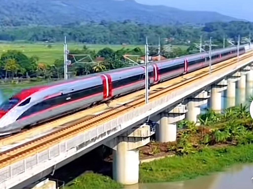 Menkeu Purbaya Tegas: APBN Tak Akan Tampung Utang Proyek Kereta Cepat Jakarta–Bandung