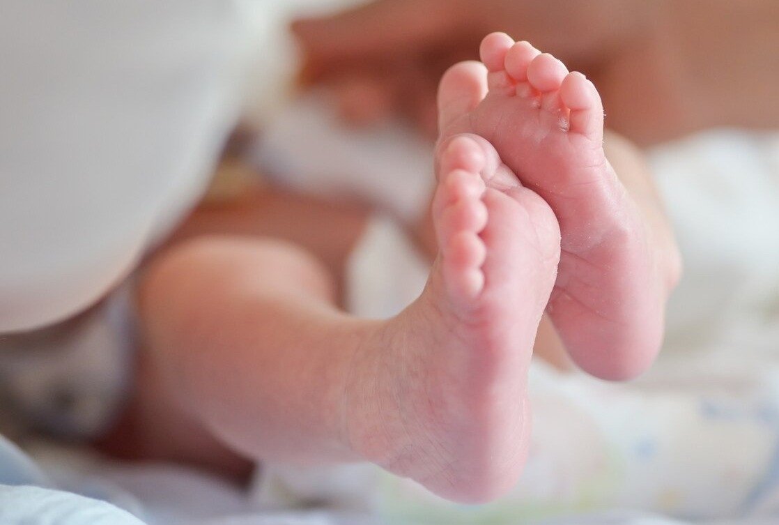 Miris! Bayi 6 Bulan Diduga Dianiaya oleh Ibu Kandung Hingga Ditendang
