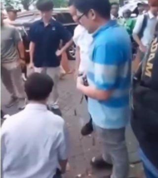 Miris! Siswa SMA Dipaksa Sujud dan Menggonggong oleh Orang Tua Teman Lantaran Anak Diejek