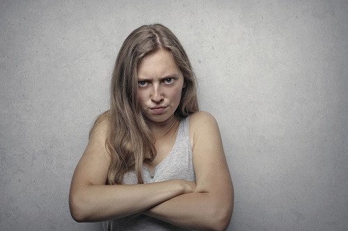 Mitos atau Fakta Perempuan Mudah Marah Jika Sedang PMS?