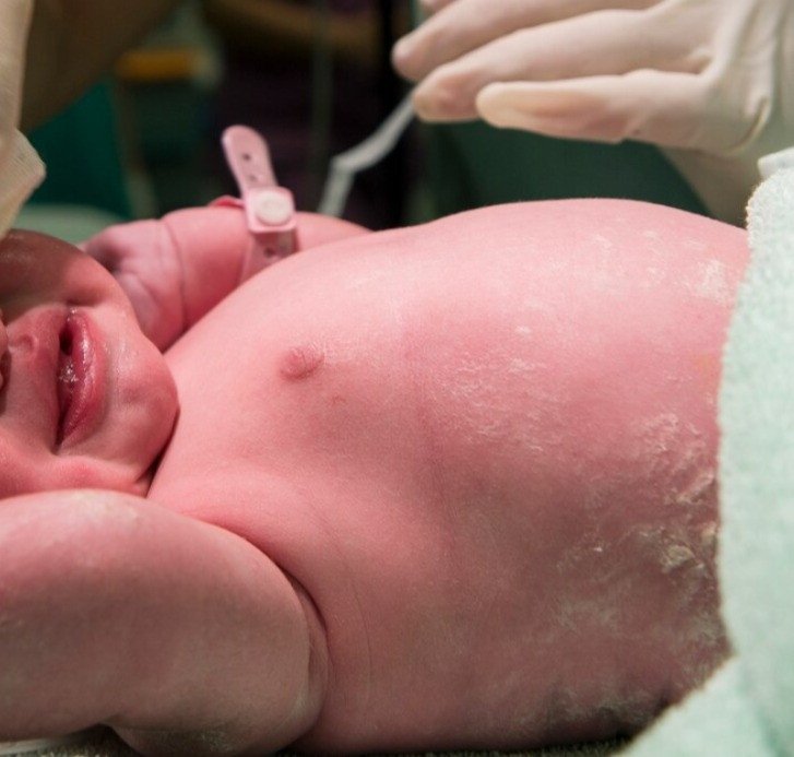 Orang Tua Bayi Diduga Tertukar Akui Mendapat Tekanan dari Rumah Sakit