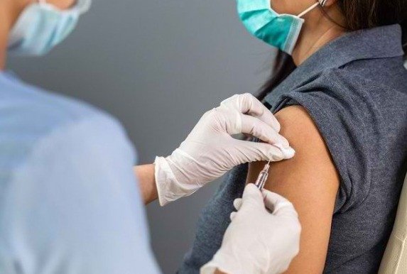 Pemerintah Pertimbangkan Berikan Vaksin Dosis Empat, Kemenkes : Pandemi Jangka Panjang