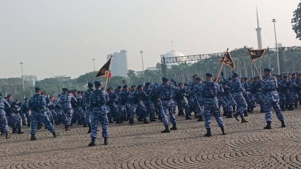 Peringati HUT ke-78 TNI, Parade Memukau dan Pesawat Tempur Hiasi Langit Monas