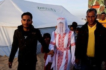 Pernikahan Penuh Tekad di Jalur Gaza Meski Kekhawatiran Serangan Udara Israel
