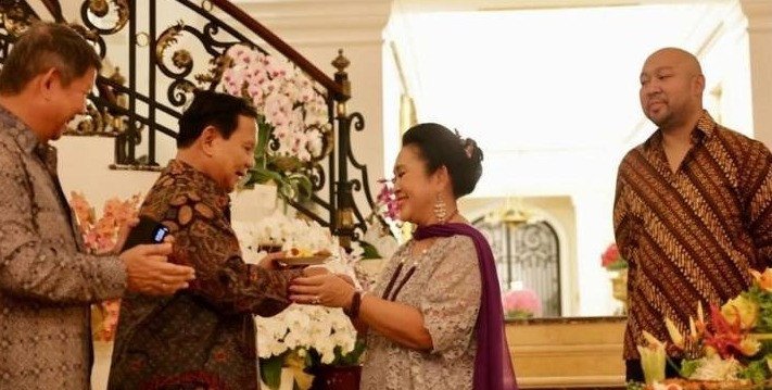 Prabowo Subianto Rayakan Ulang Tahun Titiek Soeharto dengan Doa dan Kehangatan Keluarga