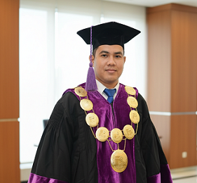Prof. Dr. Edi Surya Negara, S.Kom., M.Kom Profesor Muda yang Menyalakan Obor Inovasi di Dunia Pendidikan Tinggi Indonesia
