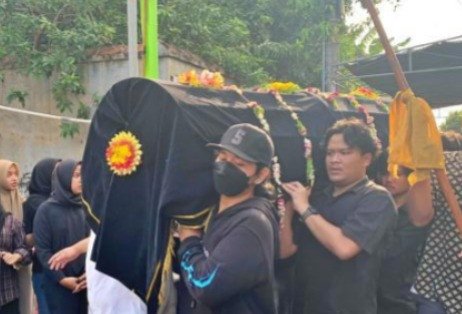 Suasana Haru Iringi Pemakaman Mahasiswa Amikom, Rheza Sendy Pratama