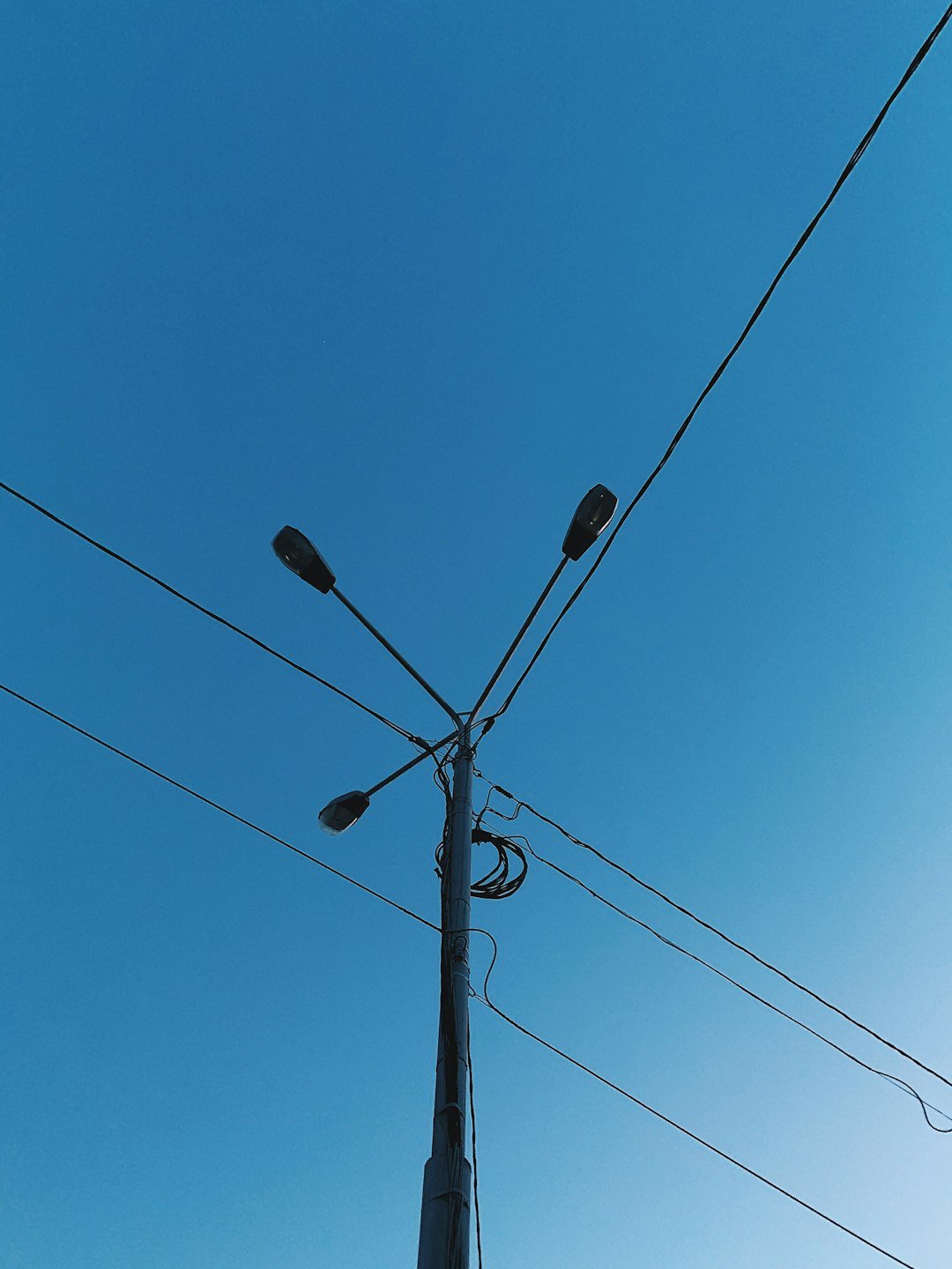 Tarif Listrik PLN November 2025 Resmi Tidak Naik: Ini Daftar Lengkap per kWh Semua Golongan