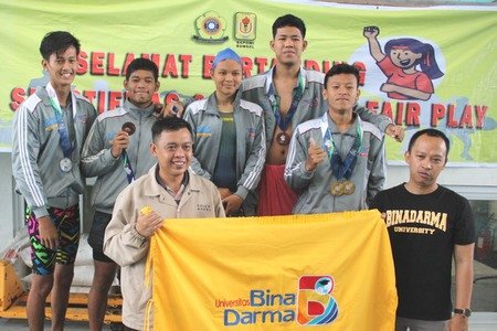 Tim renang Universitas Bina Darma Raih Juara Umum Pekan Olahraga Mahasiswa Provinsi 2022