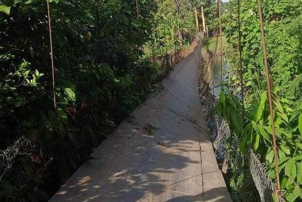 Tragis! Jembatan Gantung Putus, Enam Pengendara Motor Jatuh ke Sungai