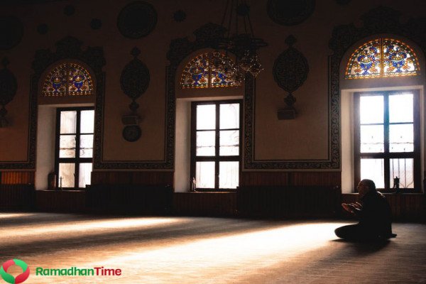 Tujuh Hikmah Puasa di Bulan Ramadhan