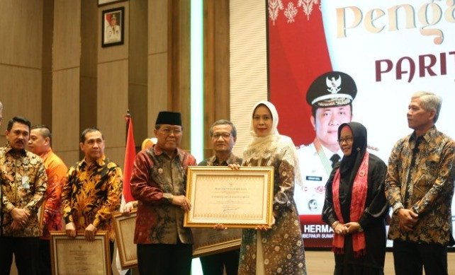UBD Sabet Prestasi Penganungerahan Paritrana Award 2022 Sebagai Badan Usaha Layanan Publik Terbaik Di Sumsel