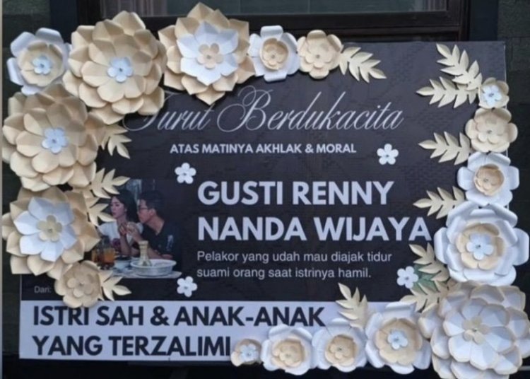 Viral Istri Sah Kirim Karangan Bunga ke Pelakor, Suami Diduga Pejabat BUMN