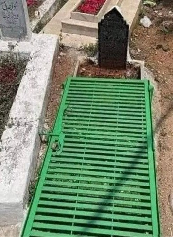 Viral Kuburan Digembok Usai Meningkatnya Pemerkosaan Mayat