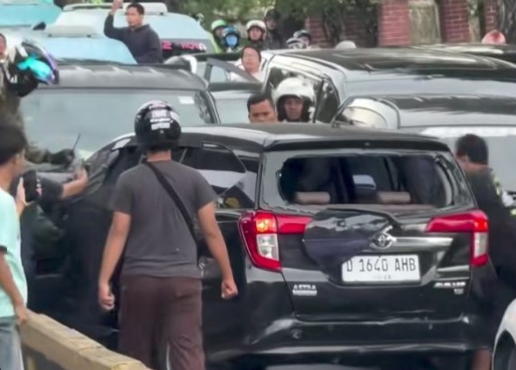 Viral Mobil Calya Kejar-kejaran dengan Polisi di Gunung Sahari, Berakhir Diamuk Massa