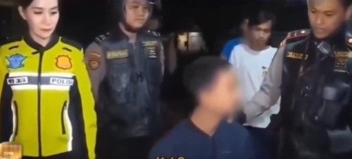 Viral! Polwan Tegur Pria Sedang Makan, Warganet Berikan Gelar Duta Kesopanan