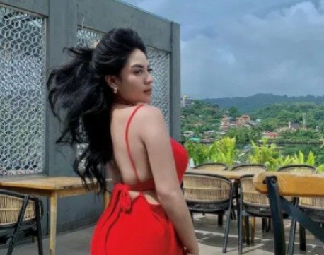 Viral Video Syur Diduga Selebgram Ambon, Chasandra Thenu Bersama Anggota Polisi