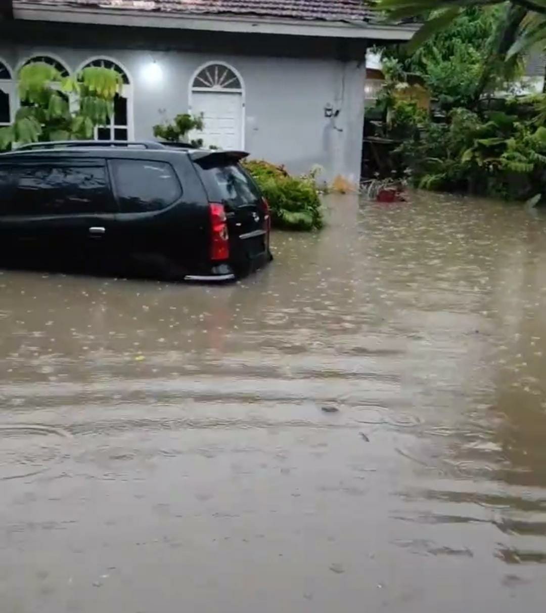 Warga Palembang Diminta Waspada, Hujan Lebat hingga Banjir di Sejumlah Kawasan Padat Penduduk Hingga Jalan Protokol di Wilayah Kota Palembang